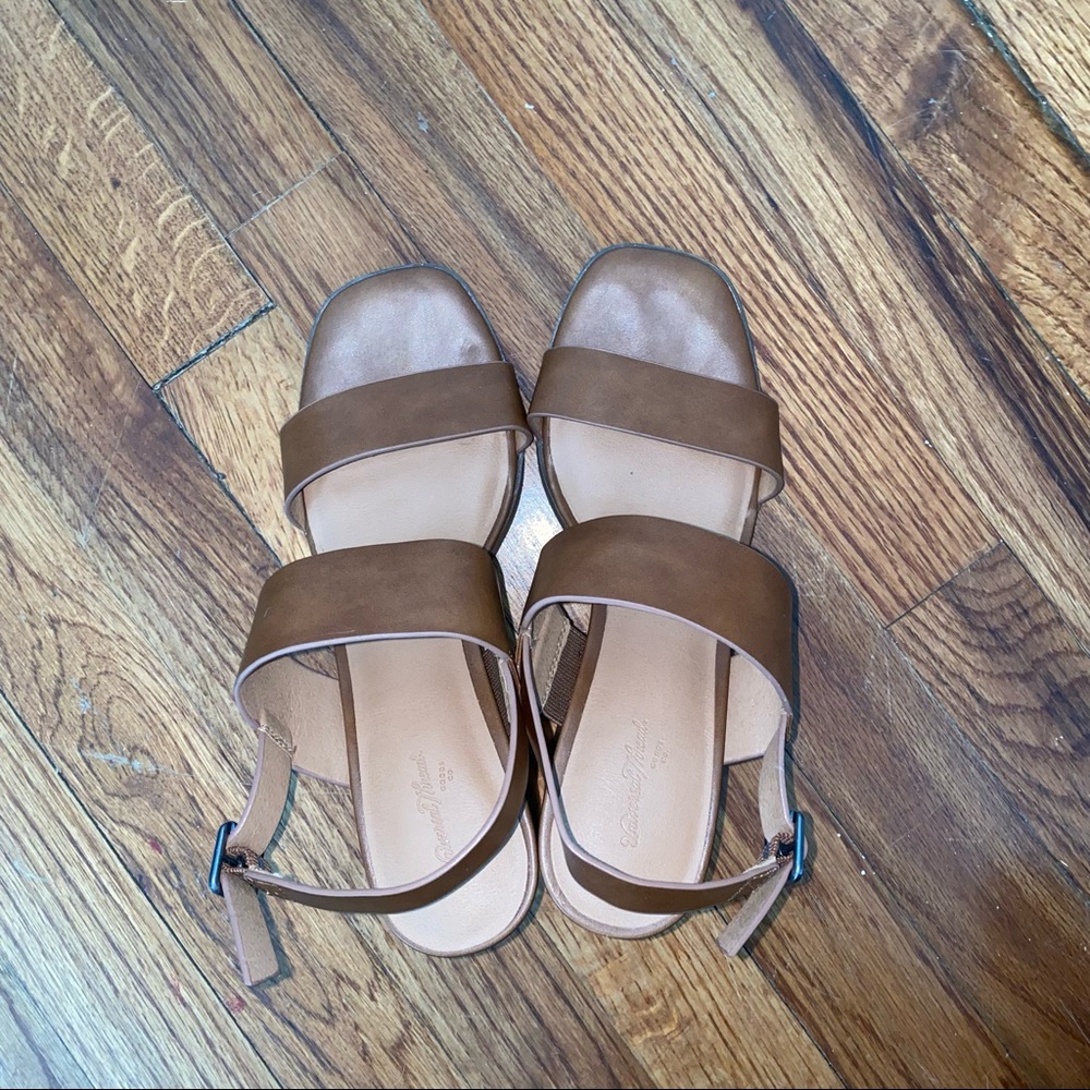Chunky tan heels